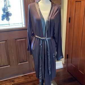 Faceplanet Dreams Robe. New. Never worn. Size L/Xl.